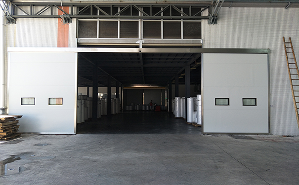 仓库钢制平移门图片 仓库钢制平移门图片