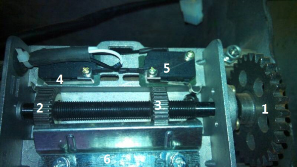 深圳乐虎88国际自动卷帘门限位调试 深圳乐虎88国际自动卷帘门限位调试